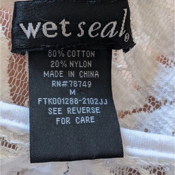 Wet Seal White Lace Cold Shoulder Crop Top Size Medium - Picture 4 of 5